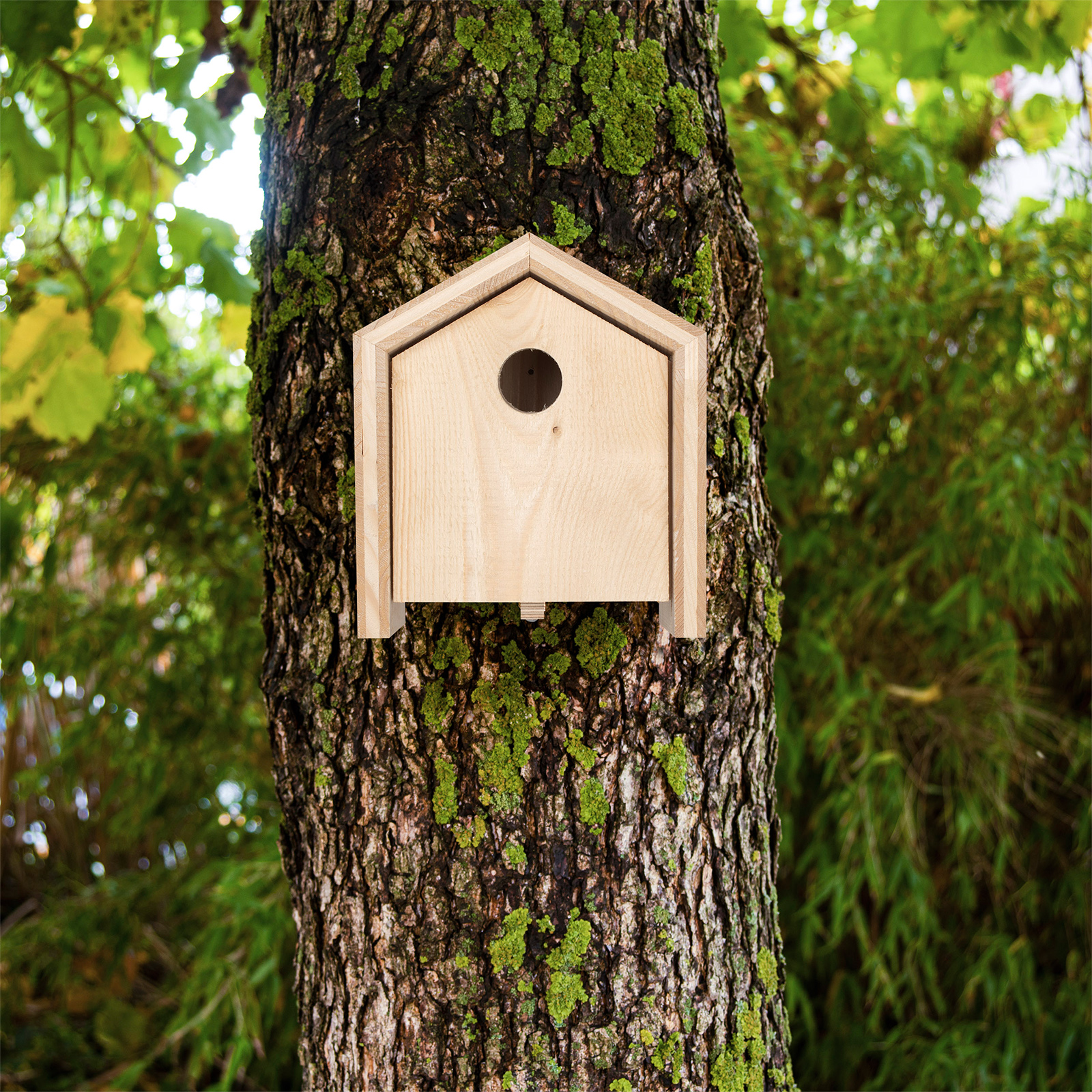 Der Grundkorpus ist mit einem Haken versehen um das Haus auch aufzuhängen. 