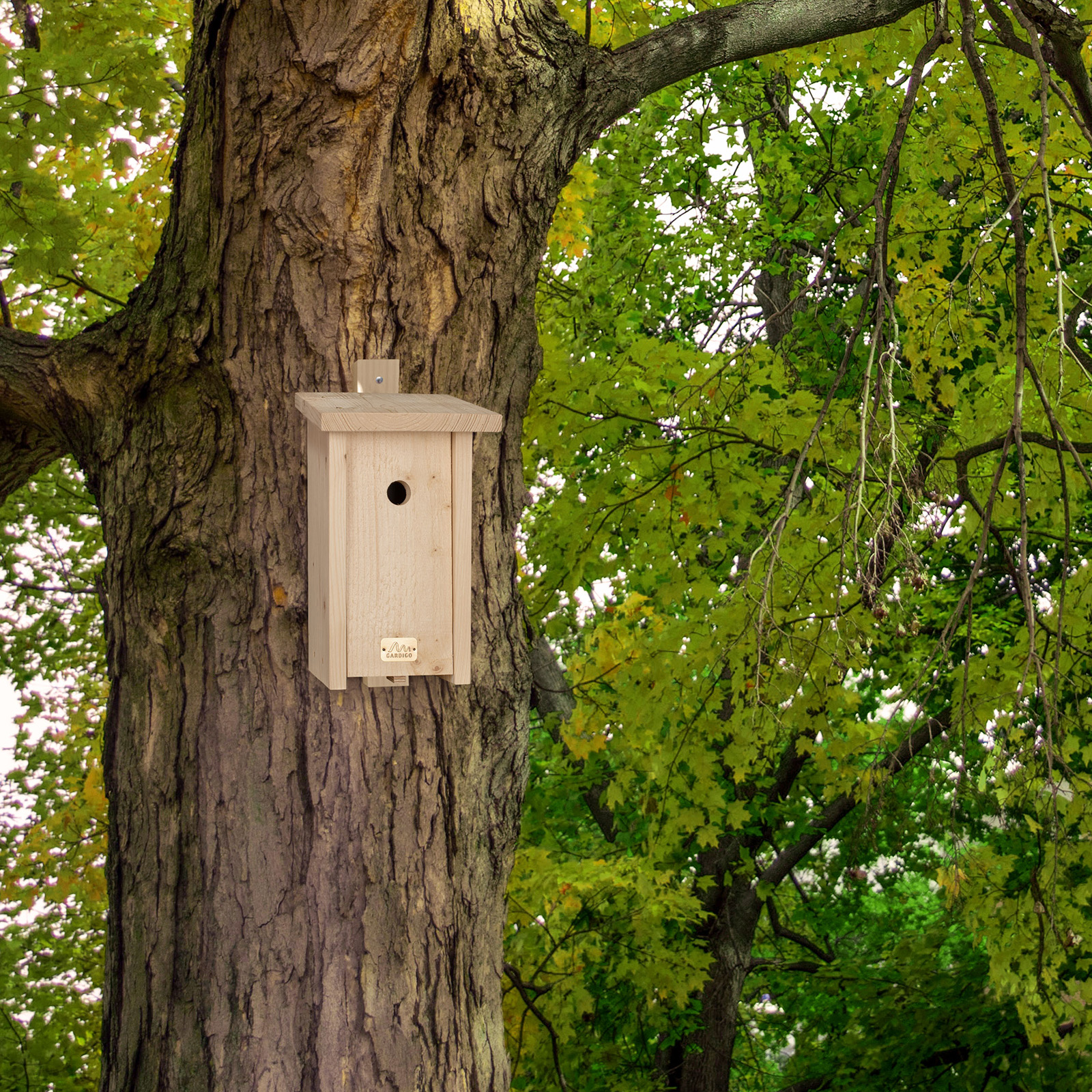 Der hochwertige Nistkasten wird zu einem echter Hingucker in Ihrem Garten. 